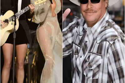 Alan Jackson Quietly Gets Up and Leaves Right After Beyoncé and the Dixie Chicks Take the Stage – “It’s Not Worth It”